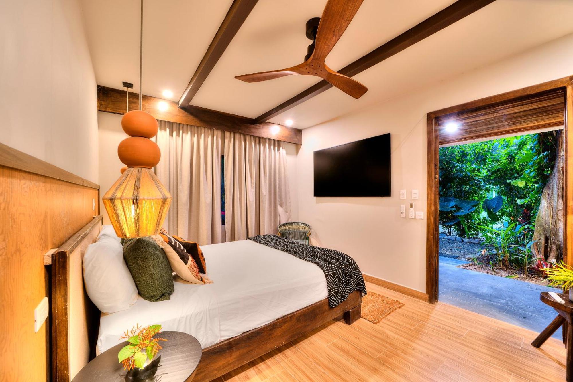 Conga Boutique Hotel Puerto Viejo de Talamanca Exteriör bild